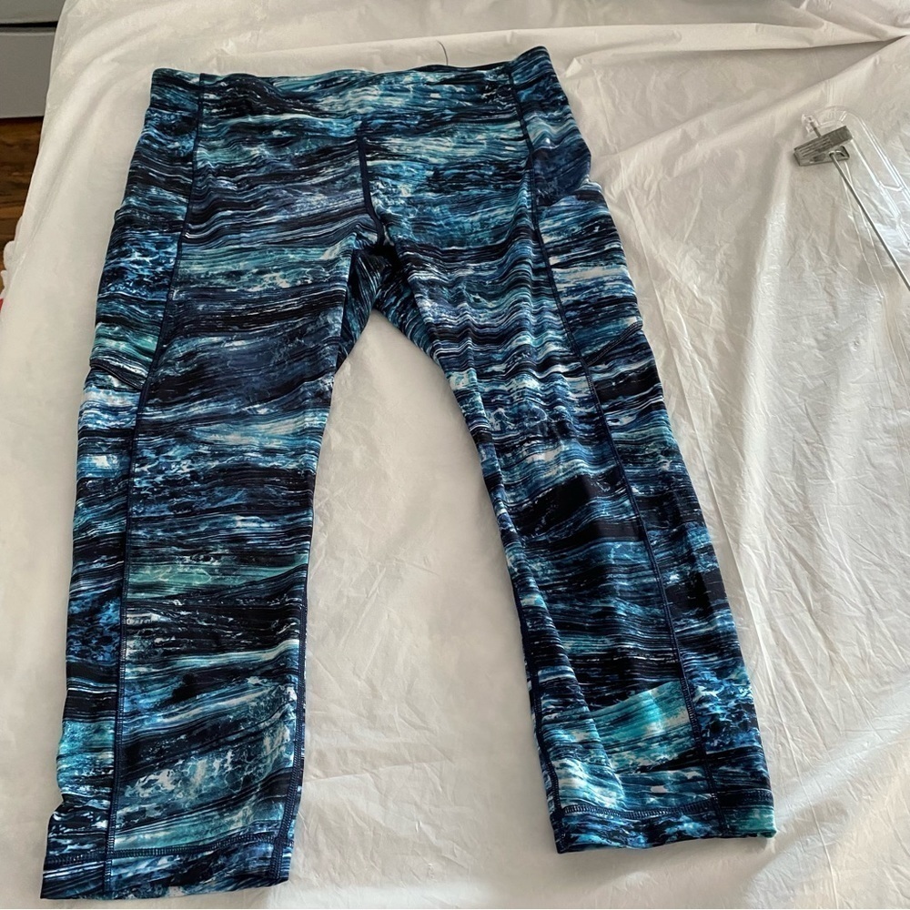 Lululemon‎ Speed Up Crop 21" Shorelines Multi Blue size 12 W6AO8S - Picture 6 of 10